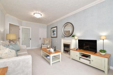 2 bedroom flat for sale, Garland Road, East Grinstead, West Sussex