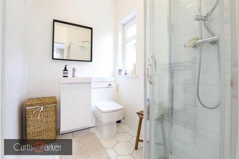 Flat 5, 42 Grosvenor Road, London, W4 4EG