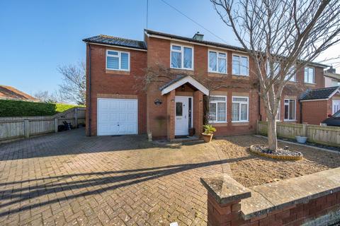 Glanvill Road, Street, BA16