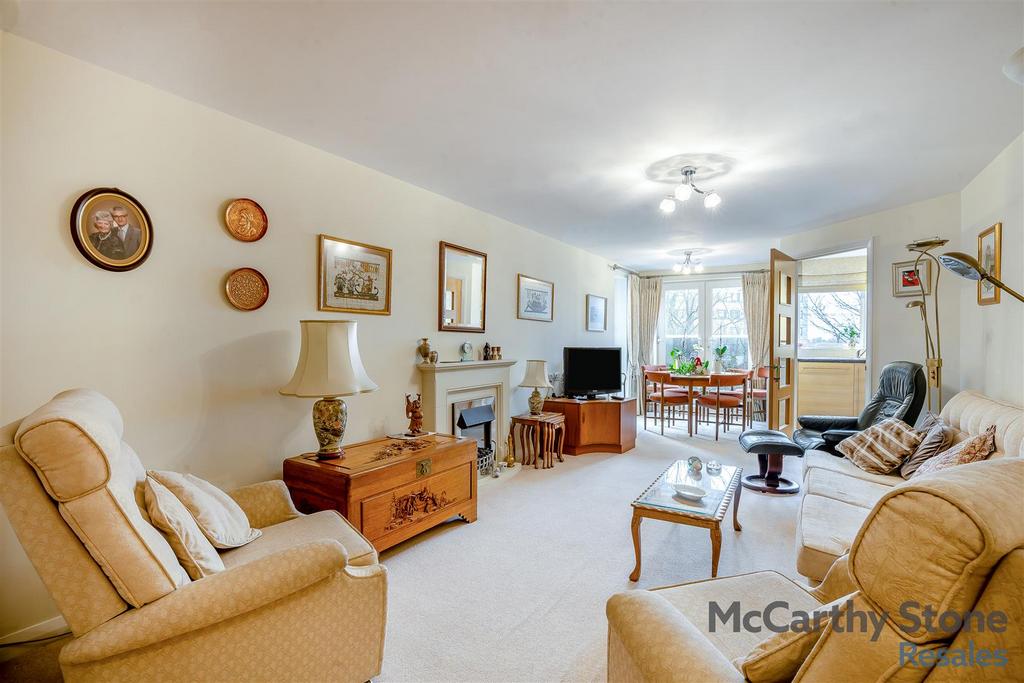 8636147-interior01.jpg