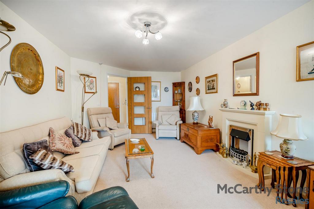 8636147-interior13.jpg