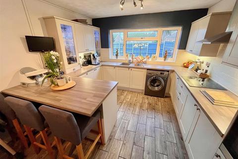 3 bedroom bungalow for sale, Glenmore Avenue, Caister-On-Sea