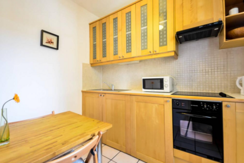 Studio to rent, Fairholme Road, West Kensington, London, W14