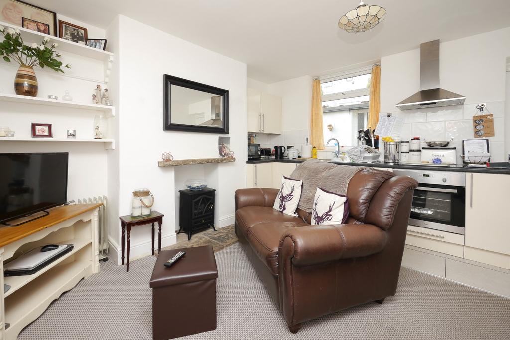 Living Room/Kitchen