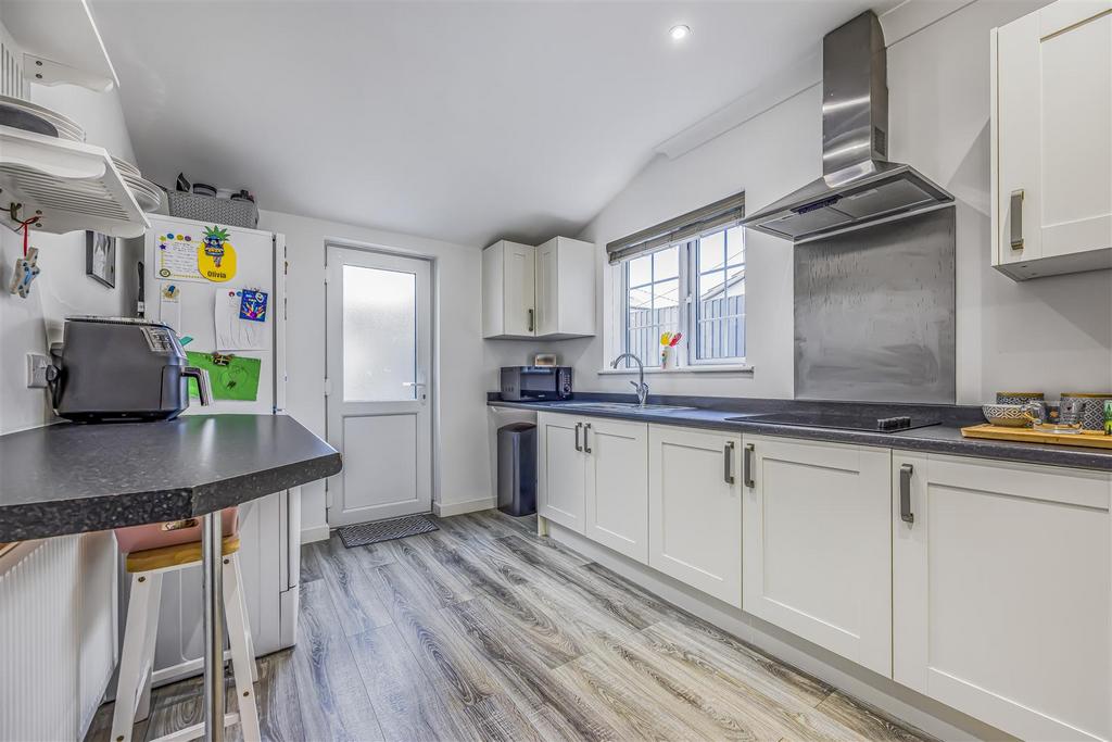 10 Whitworth Road, Portsmouth-Portico Marketing-Slo