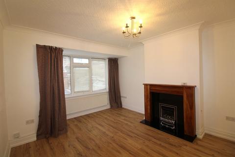 3 bedroom apartment to rent, 18 Brownberrie Walk, Horsforth