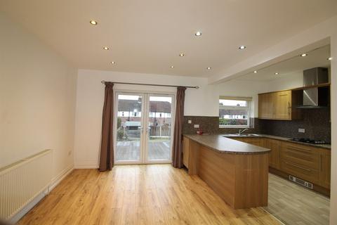 3 bedroom apartment to rent, 18 Brownberrie Walk, Horsforth