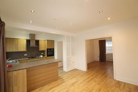 3 bedroom apartment to rent, 18 Brownberrie Walk, Horsforth