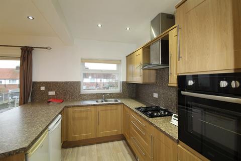 3 bedroom apartment to rent, 18 Brownberrie Walk, Horsforth