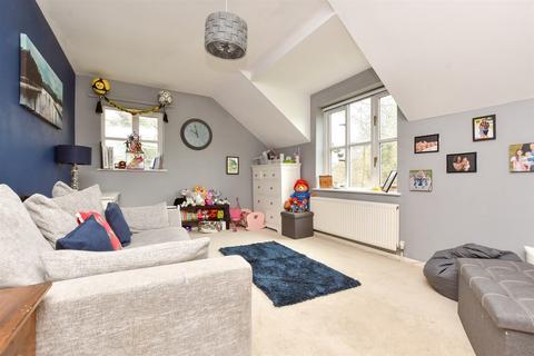 1 bedroom flat for sale, Warwick Close, Holmwood, Dorking, Surrey