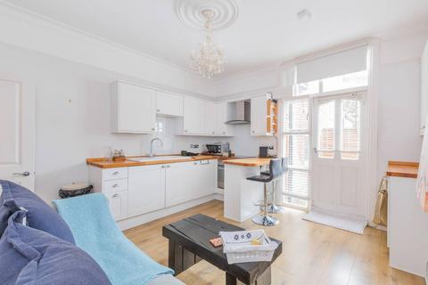 1 bedroom flat to rent, Archway Road, Highgate, London, N6