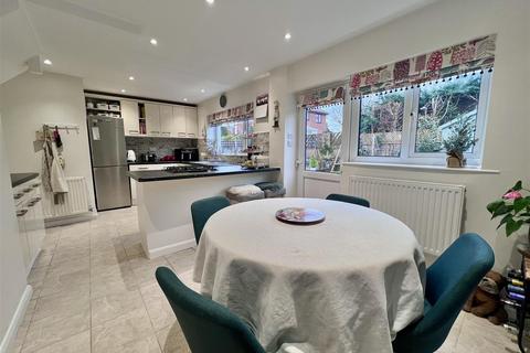 11 Burnell Close, Bidford On Avon, Alcester, B50 4AY