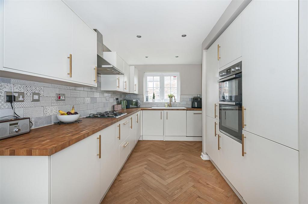 11 Knox Ave11.JPG