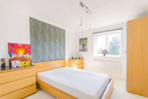 1 bedroom flat to rent, Linwood Close, Denmark Hill, London, SE5