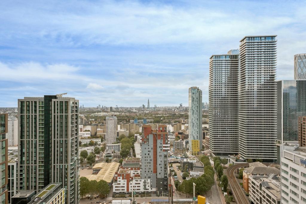 Apartment in Canary Wharf - View 4