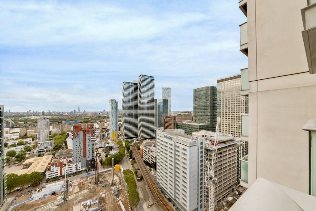 Apartment in Canary Wharf - View 5