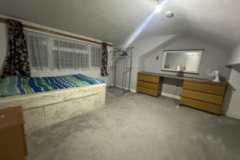 6 bedroom terraced house to rent, Hugh Road, Birmingham B10