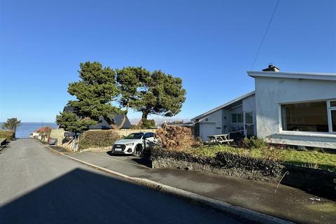 4 bedroom detached bungalow for sale, Cliff Drive, Borth