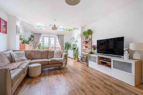 4 bedroom end of terrace house for sale, Hambrook Road, Snodland