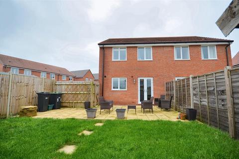 3 bedroom semi-detached house for sale, Lakeside Drive, Gillingham