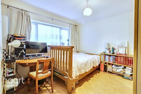 32 Wortley Road, Croydon, CR0 3EA