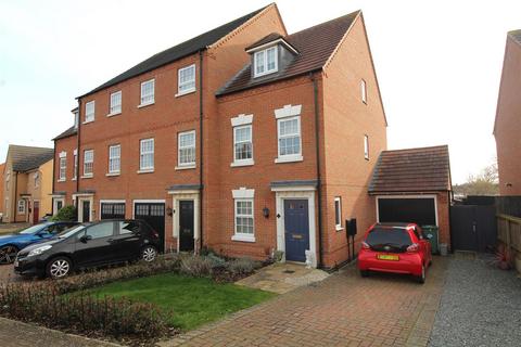 3 bedroom end of terrace house for sale, Charlotte Way, Peterborough