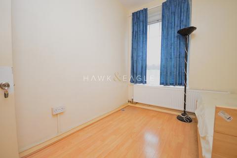 2 bedroom flat to rent, Gill Street, London, Greater London. E14