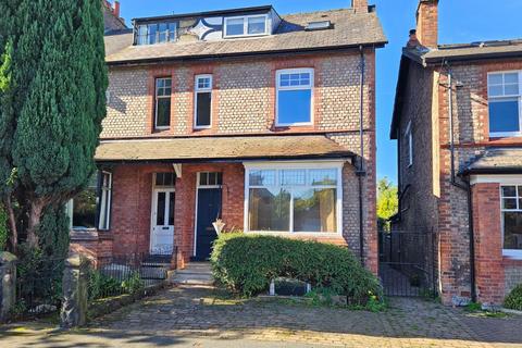 4 bedroom semi-detached house to rent, Appleton Road, Hale