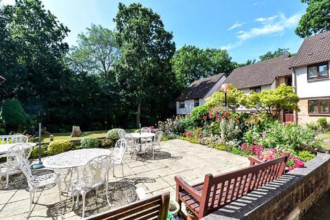 1 bedroom apartment for sale, Lakeside Pines, Barrs Avenue, New Milton, Hampshire, BH25