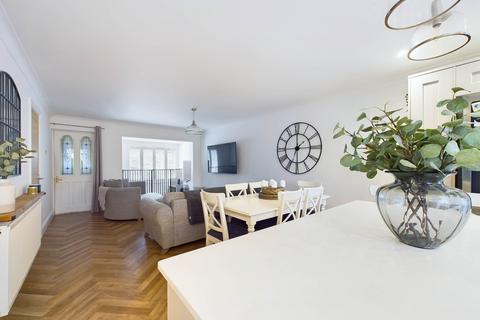 4 bedroom end of terrace house for sale, George Close, Marlow SL7