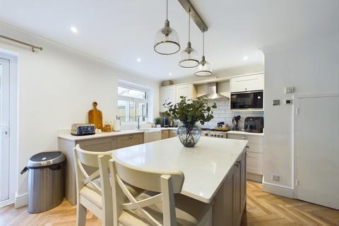 18 George Close, Marlow, SL7 1TR