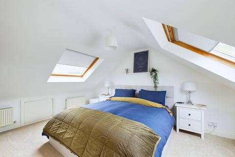 18 George Close, Marlow, SL7 1TR