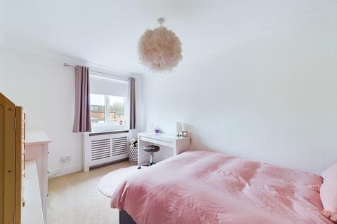 18 George Close, Marlow, SL7 1TR