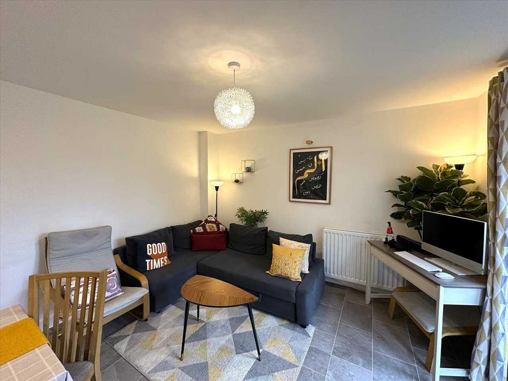 Bedroom 1: