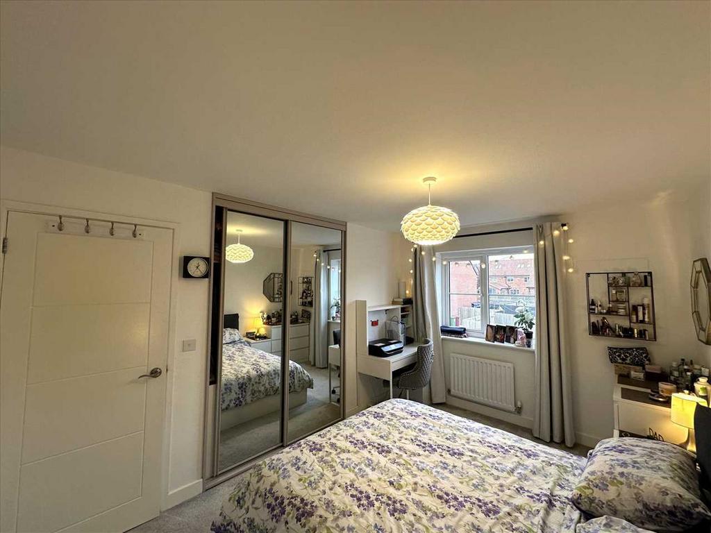 Bedroom 2: