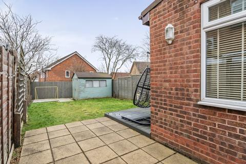 32 Applewood Drive, Gonerby Hill Foot, Grantham, NG31 8QN