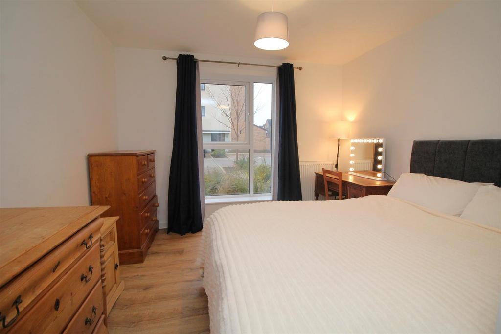 Main bedroom 2 .JPG