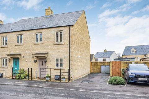 2 bedroom end of terrace house for sale, Brays Avenue, Tetbury, Gloucestershire, GL8