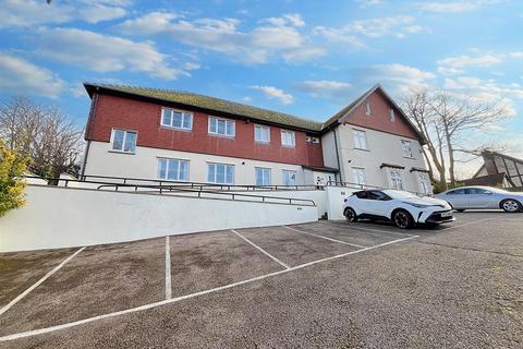 2 bedroom flat for sale, Clevedon House, Newport