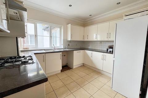 2 bedroom flat for sale, Clevedon House, Newport