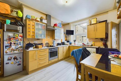 3 bedroom terraced house for sale, Queens Road, Buxton