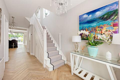 10 Hayes Chase, West Wickham, BR4 0HZ
