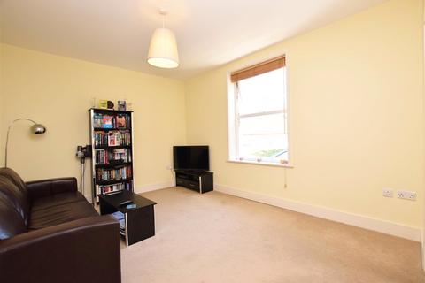 1 bedroom apartment to rent, Stanley Road, Teddington