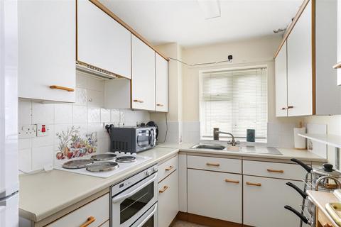 2 bedroom retirement property for sale, Cambridge Way, Minchinhampton, Stroud