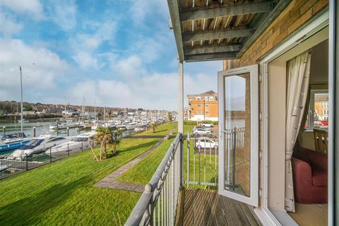 2 bedroom flat for sale, East Cowes, Isle of Wight