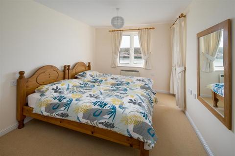 2 bedroom flat for sale, East Cowes, Isle of Wight