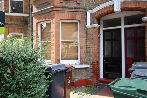 2 bedroom apartment to rent, Edward Road, London E17