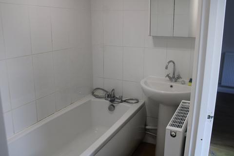 2 bedroom terraced house to rent, Berwick Close, Newcastle upon Tyne, NE15