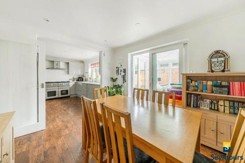 undefined, The Cedars, Surrey GU1