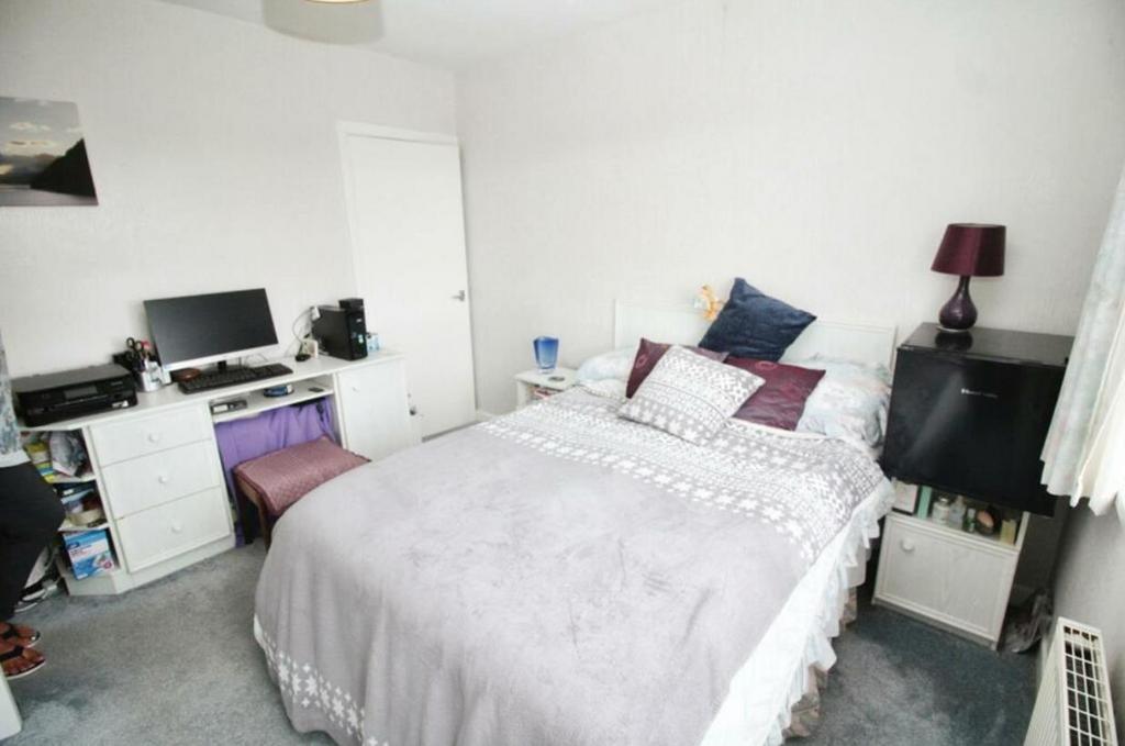 Bedroom4.png